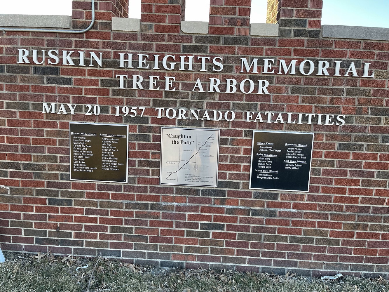 Ruskin Heights Memorial - Tree Arbor