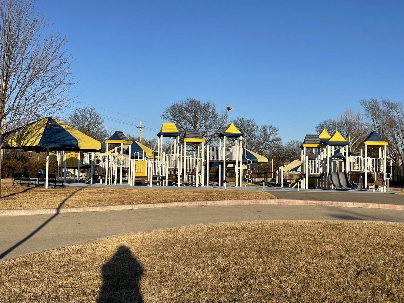 Large, outdoor children's play park